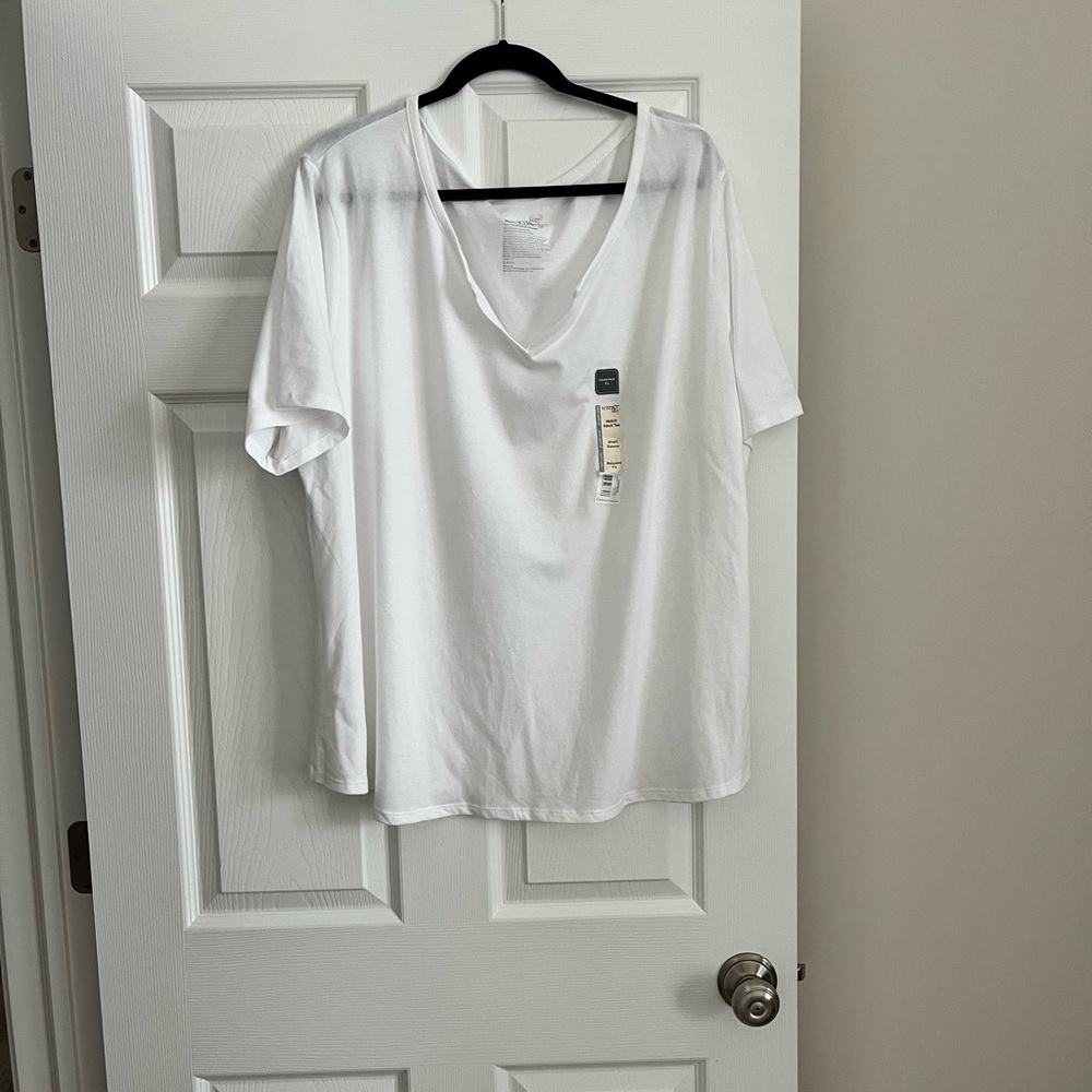 Terra & Sky White Short Sleeve V-Neck Tee